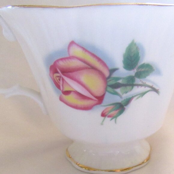 Royal Albert Tea Cup and Saucer Gorgeous Yellow and Pink Flowers, Signed FFE D11 - Picture 10 of 10